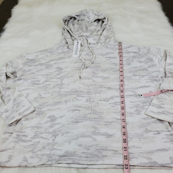 $5 Sale!!! NWT Workshop Large Drop Shoulder Long Sleeve Camo Hoodie - Picture 7 of 9